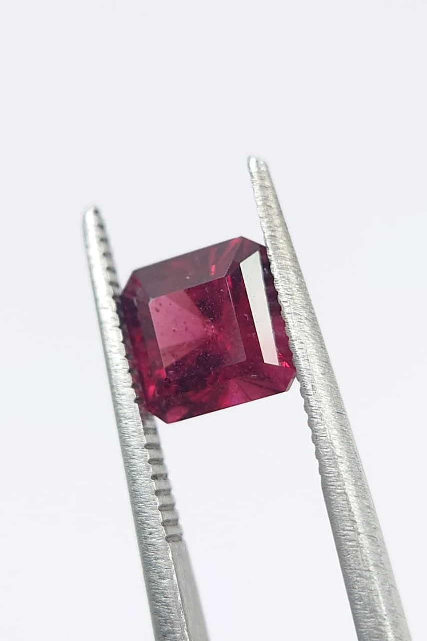 1.77ct Natural Rhodolite Garnet Loose Gemstone From Tanzania — view 7